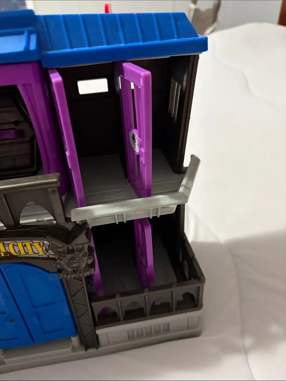 Mattel Gotham City Jail Playset - Blue & Purple With Accessories & Batman Figure